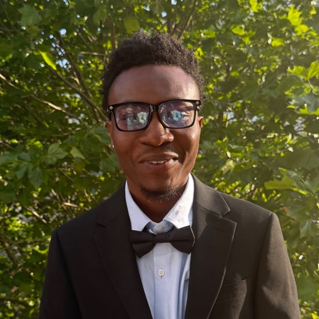 I am a 25 years old male young professional l... Main Photo