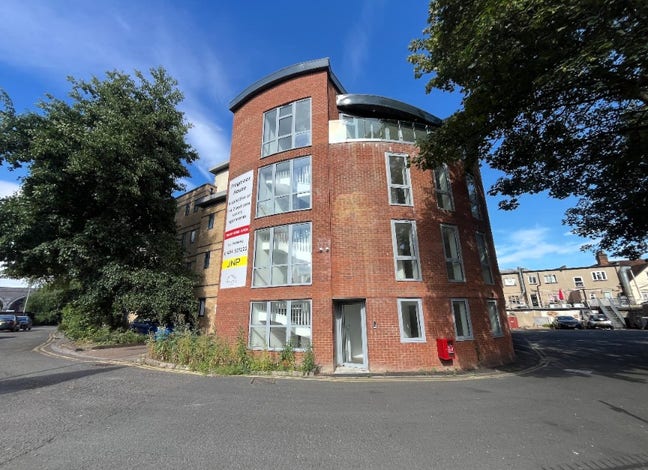 New Build - 2BDR flat in Centre Wycombe Main Photo