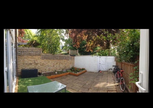 Nice Room Available: bills included  Main Photo