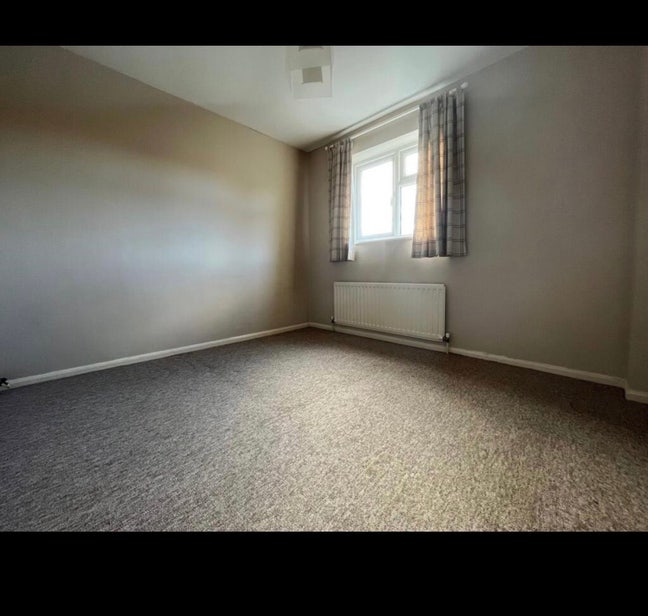 If you want room call me  Main Photo