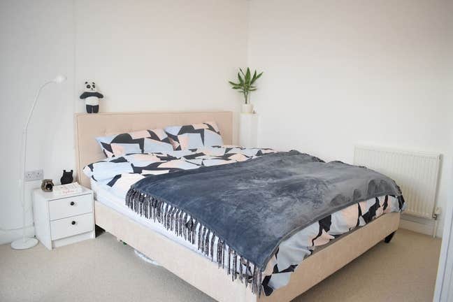 Peaceful, Sunny 1-Bed Flat with Beautiful View Main Photo