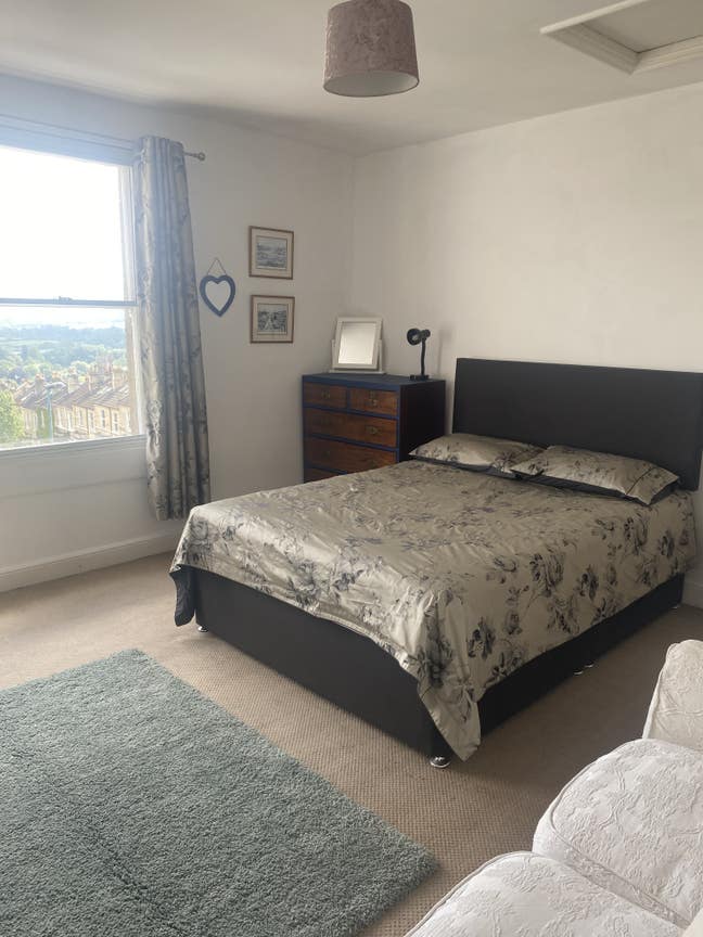Double room to rent  Main Photo