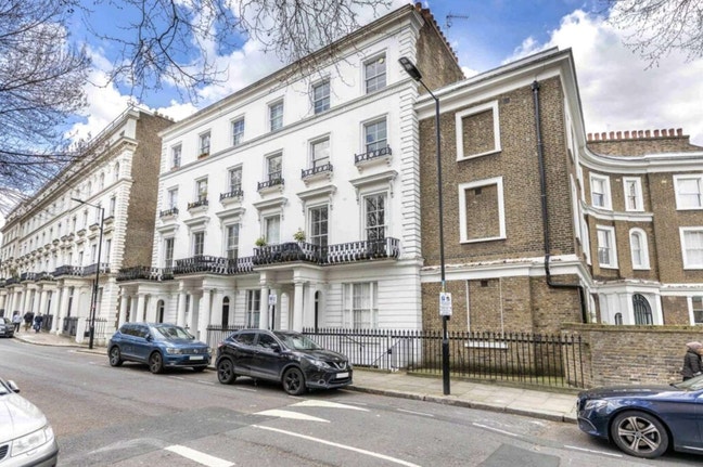 Luxury W2 Period Flat w/ Study + Walk-in-Wardrobe Main Photo