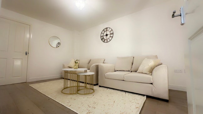 🏡 Modern 2 Bed Fully Furnished Home   Main Photo