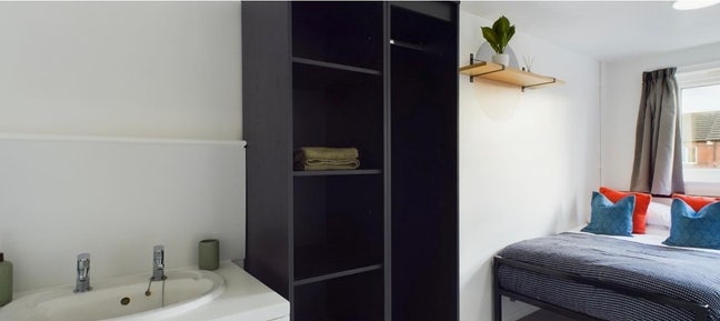 Looking for a tenancy replacement for single room  Main Photo