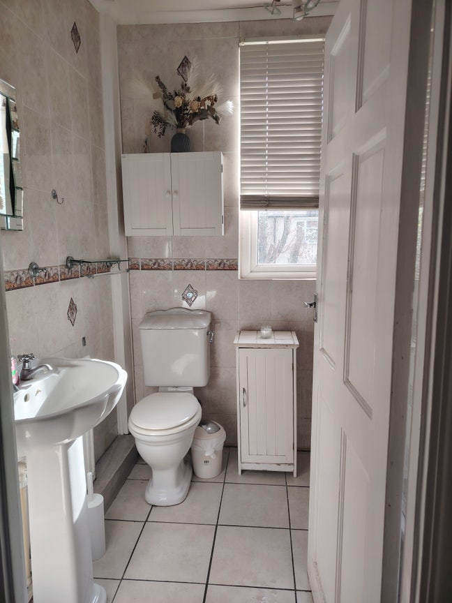  Double bedroom available now.  Main Photo