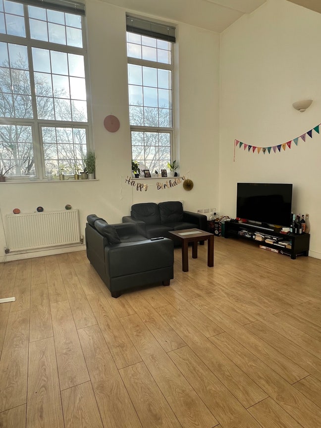 Cozy Double Room + Workspace Main Photo