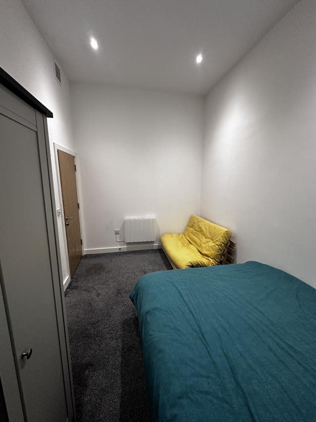Furnished En-Suite Room in Leigh  Main Photo