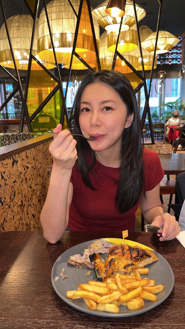 Female student looking for a room Main Photo