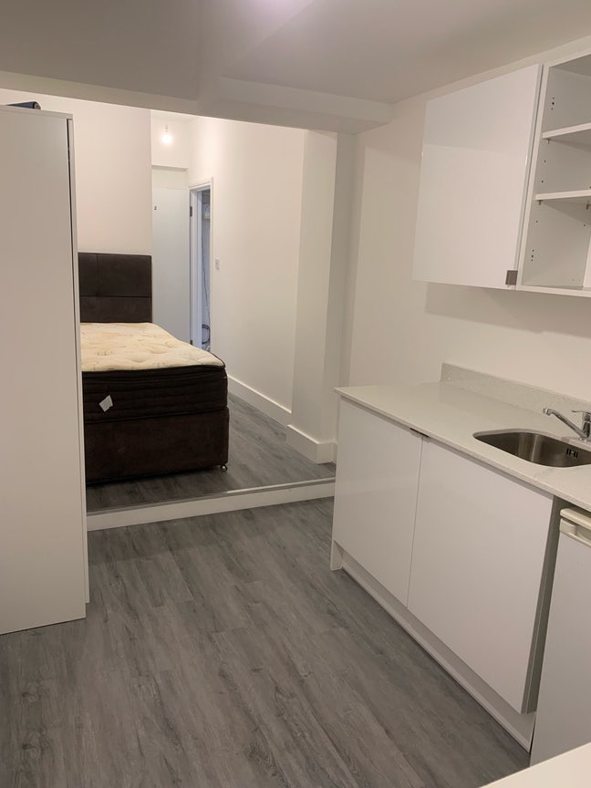 Studios, ensuite, double rooms in a new house  Main Photo