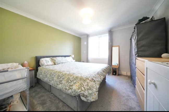 Greenhill flat close to beach Main Photo