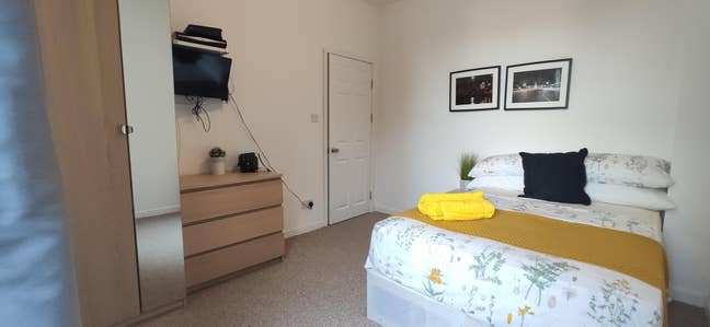 Stunning Double Room Available on Westcombe Hill! Main Photo