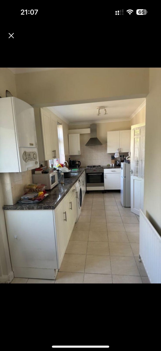 One double room in a family house  Main Photo