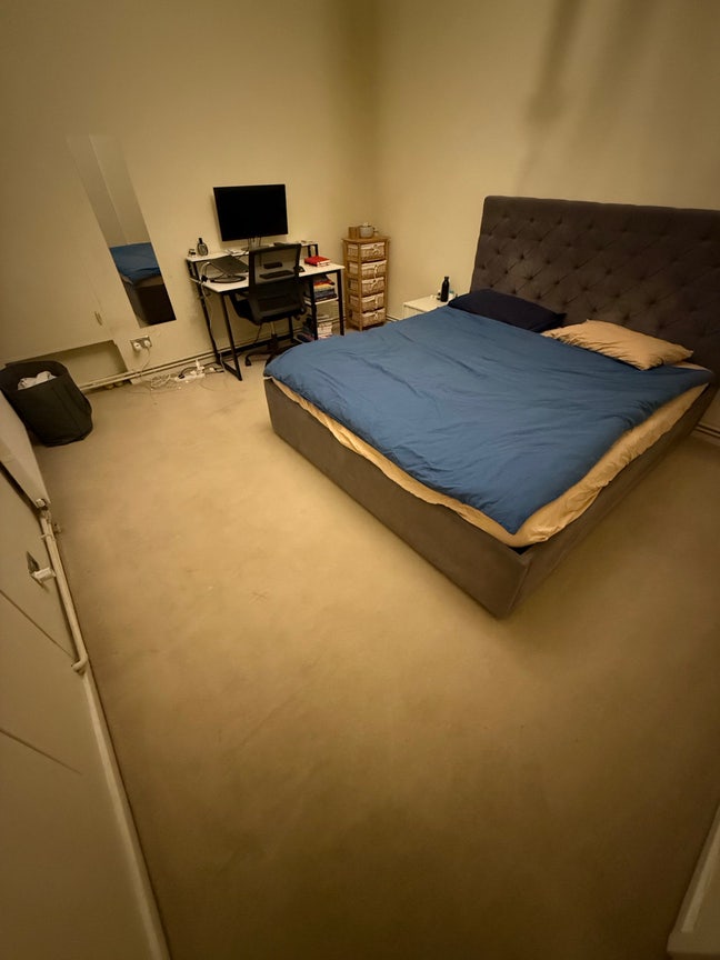 Spacious King-size Room - Maida Vale  Main Photo