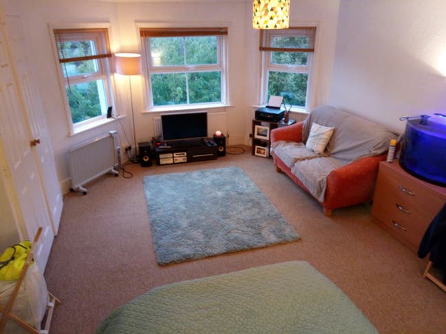 Nice apartment  5 mins to station Main Photo