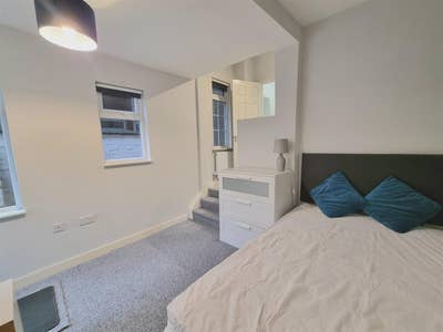 Large room on Manfield Road Main Photo