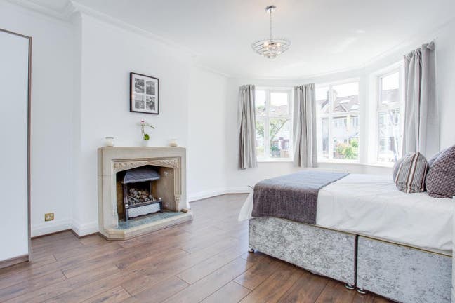 6 rooms available in Acton Main Photo