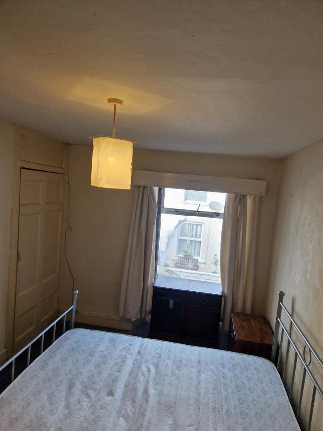 Central  Truro . Double furnished  room   Main Photo