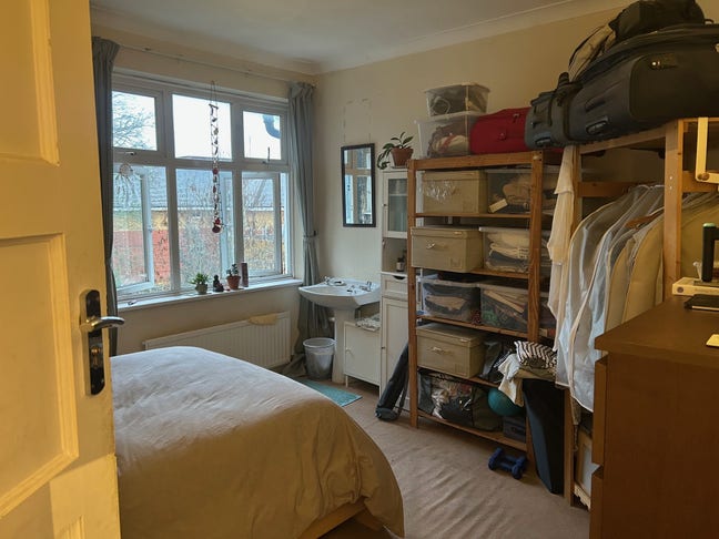 Spacious Double Room near Finchley Central Station Main Photo