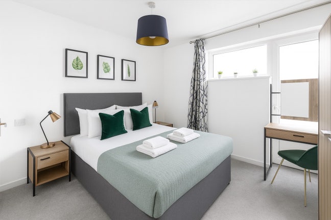 Short let stays-city centre-free parking  Main Photo