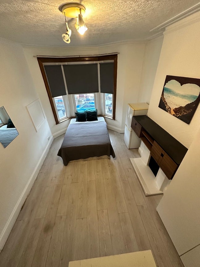 🛏️ Large Double Room to Let in - Harlesden Main Photo