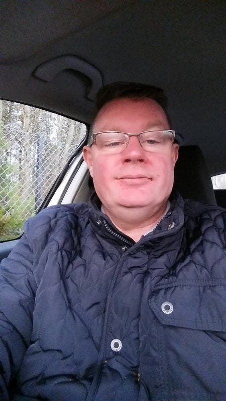 5.9 short hair blue eyes Main Photo