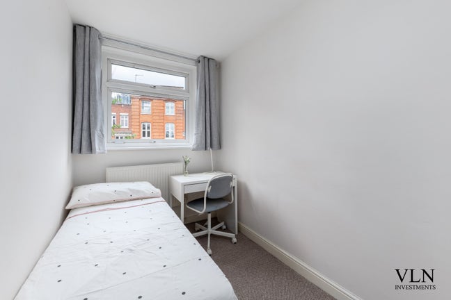 ✅ 1 Room Available - Old Street - New Flat Main Photo