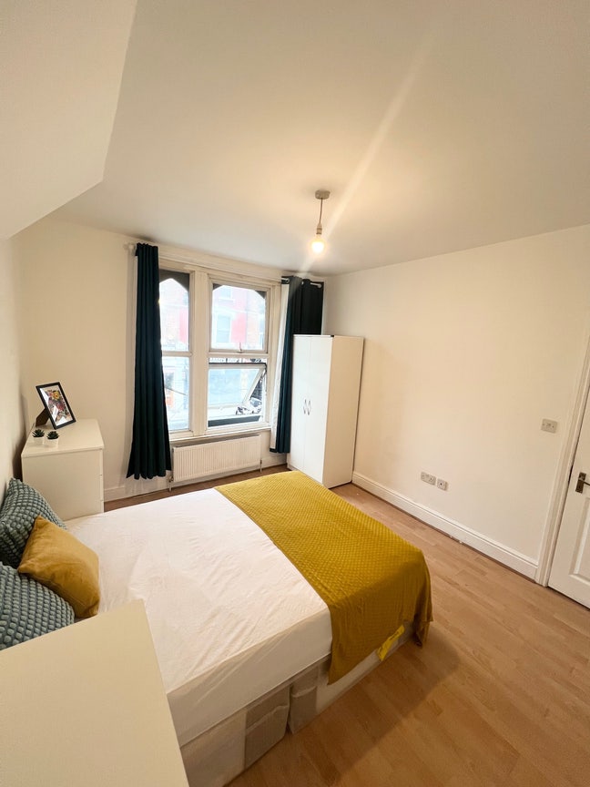 Cozy Double Rrom in Willesden Green, Zone 2 Main Photo