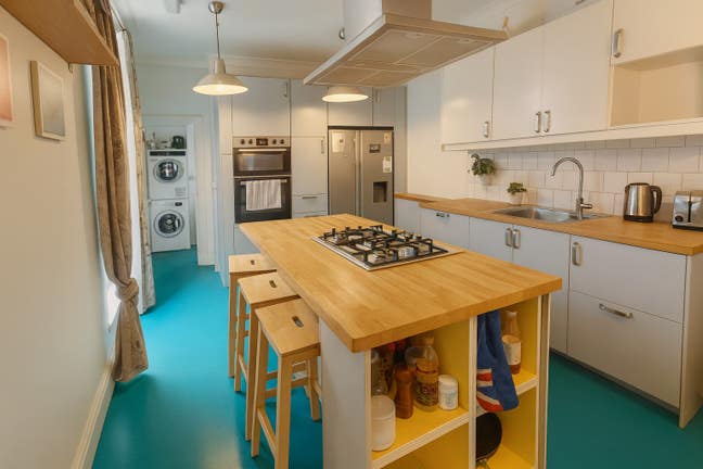 🏡 Charming House Share by Lark Lane 🌿 Main Photo