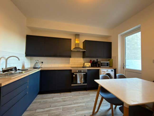 🏡Last Room Left to Rent Bills & Wifi Inc🏡 Main Photo