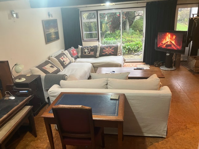 Double furnished room with en-suite inl bills  Main Photo