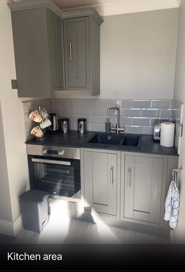 Stunning studio annexe king bed, Godalming  Main Photo