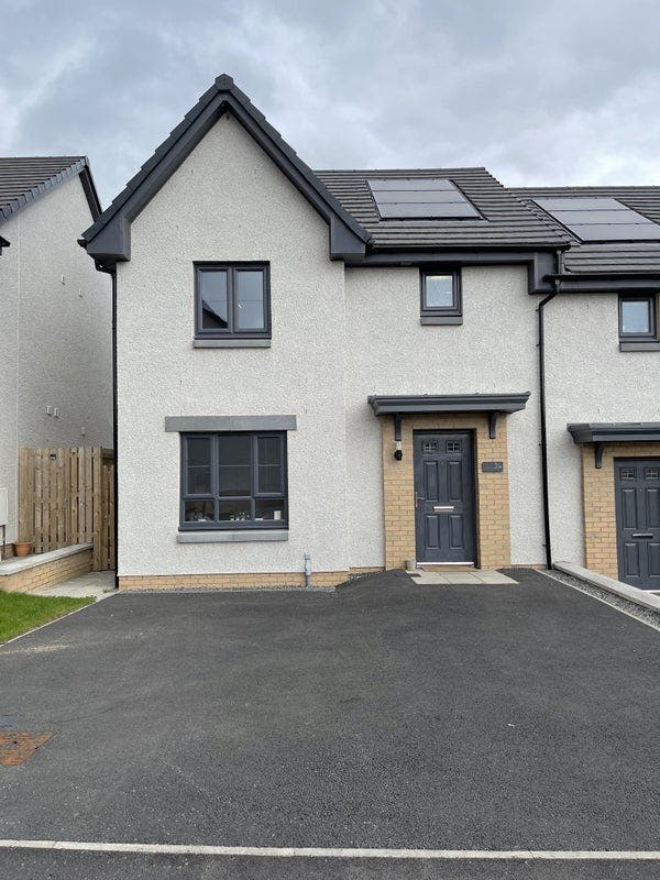 New build 3 bedroom house with garden and driveway Main Photo