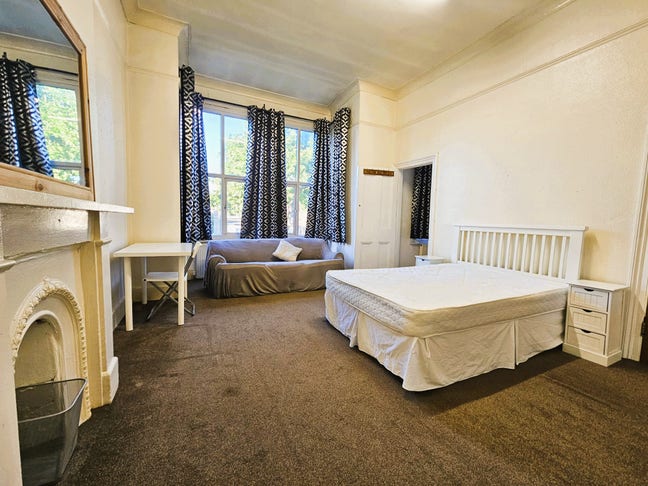 Cosy  Room 1 Min from Leytonstone Station Main Photo