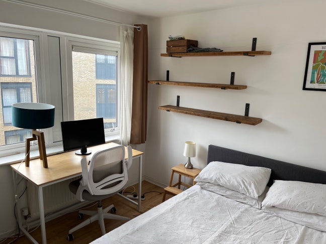 Bright sublet near Broadway Market Main Photo