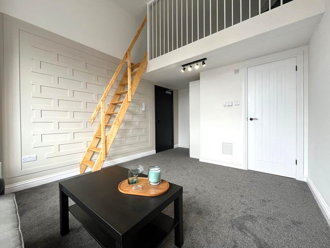 🧡 Limited: Bed Deck En-Suite Room, Town Centre Main Photo