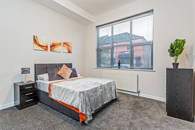 Rooms with En-suite Greasbrough Road Parkgate  Main Photo