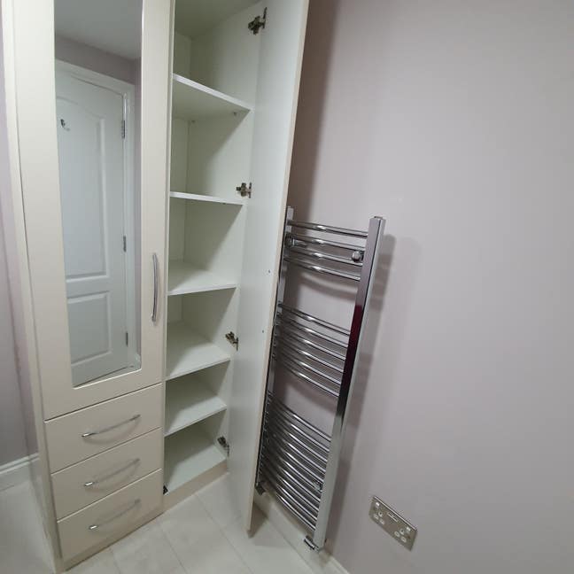 One Single Bedroom to Rent Main Photo