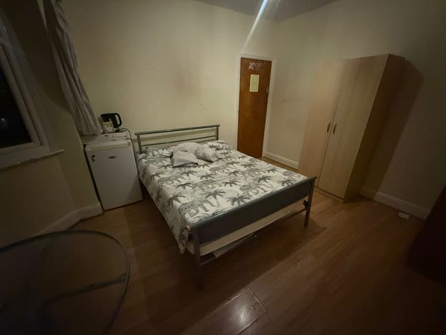 Double Room – First Floor Main Photo