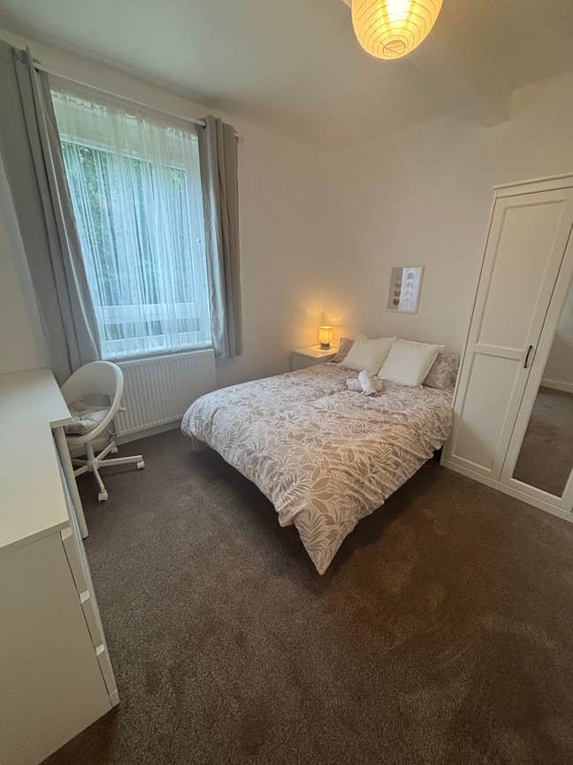 Large Double Room - No deposit - bills incl Main Photo