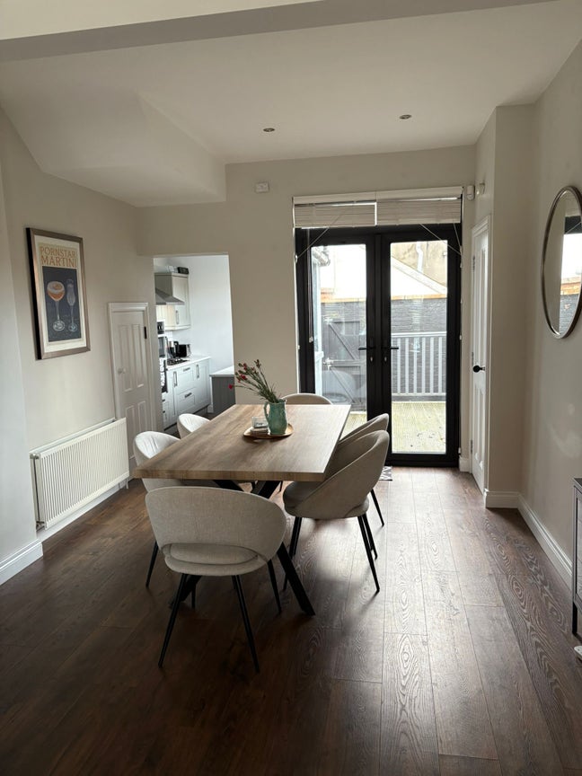 Large En-Suite Bedroom East Belfast  Main Photo