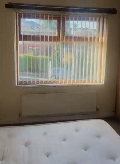 Double room is available for rent in - BL4 0JF Main Photo