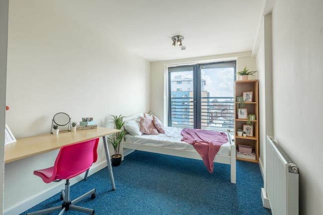 Lovely furnished room in Sheffield city centre Main Photo