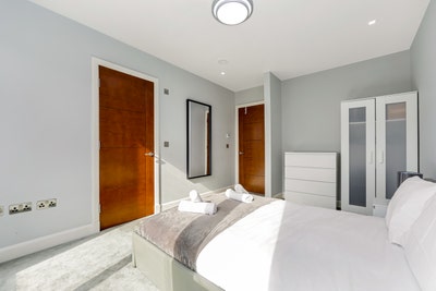 2 Bedroom Penthouse in Canary Wharf Main Photo