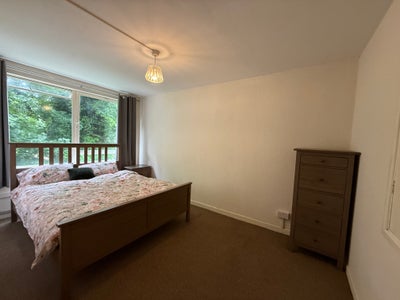 Refurbed spacious with W living room  Main Photo