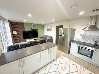 Stunning Room to Rent in Beeston Apartment Share  Main Photo