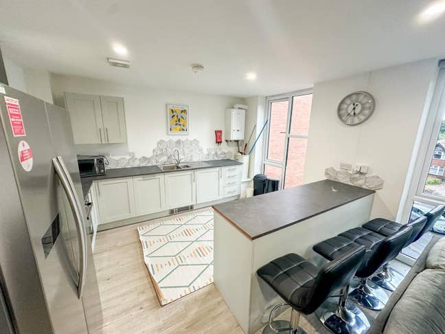 Stunning Room to Rent in Beeston Apartment Share  Main Photo