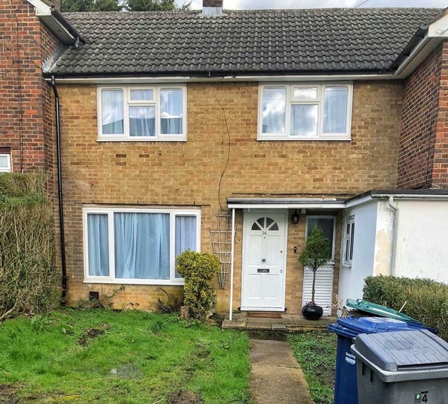 Cosy 2/3 Bed House with Large Garden | Furnished Main Photo