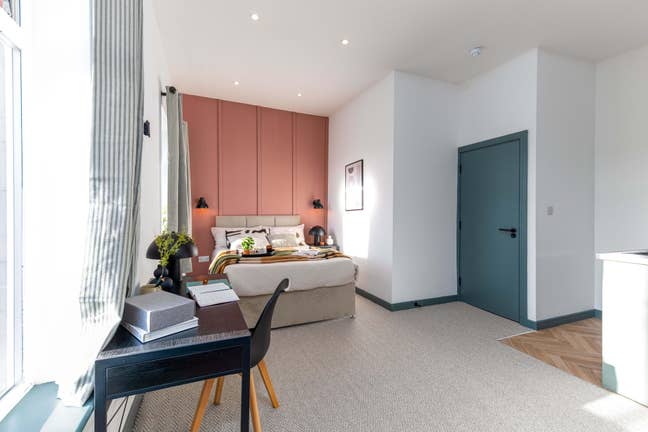 Brand New Rooms | Bills Inc | Central Location  Main Photo