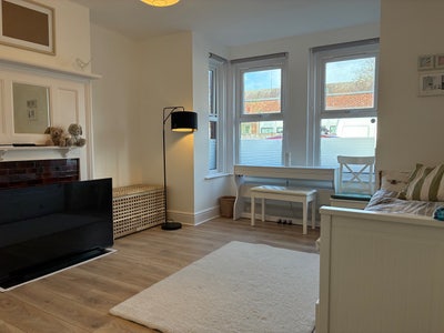 Newly decorated rooms in sought-after area! Main Photo